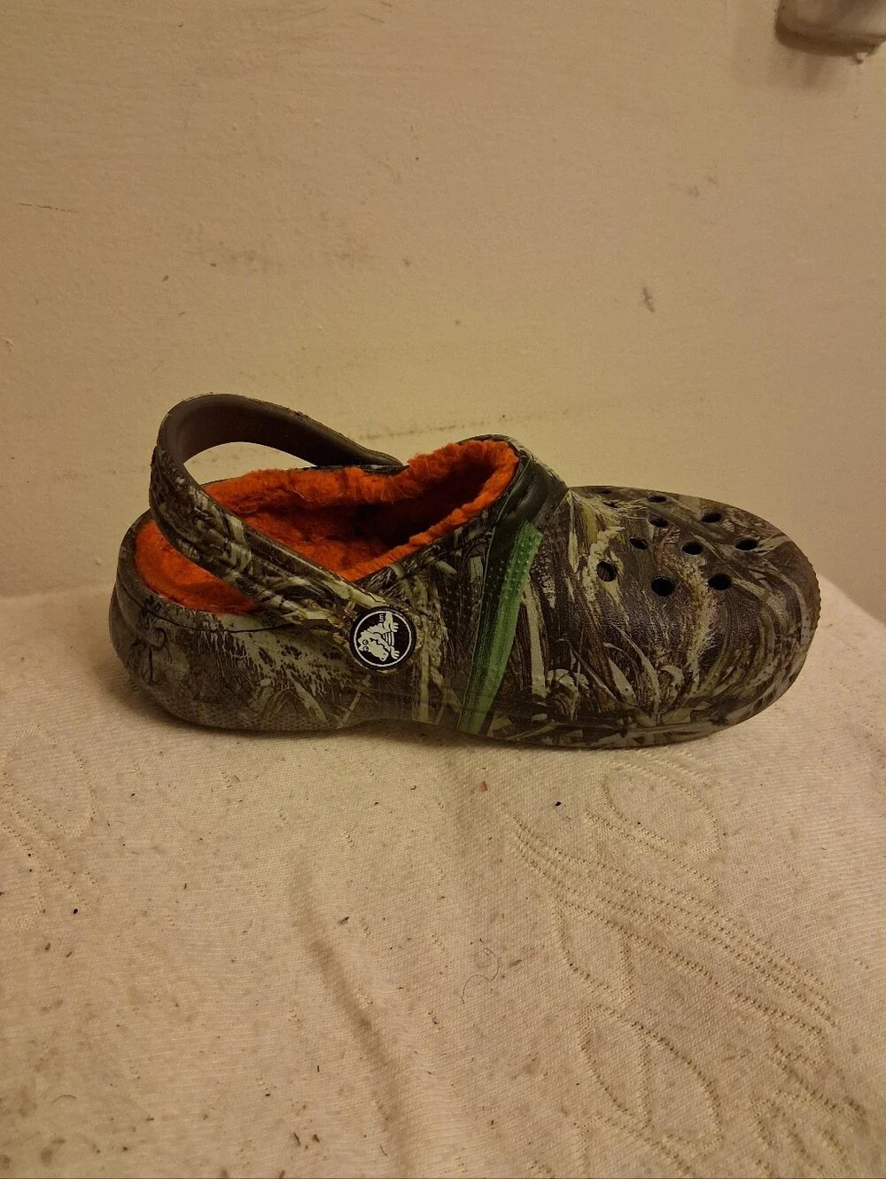 Crocs Kids Classic Clog - Mossy Oak Camouflage with Orange Lining Size C 10